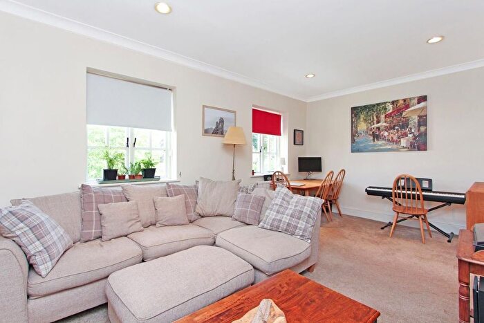 1 Bedroom Flat To Rent In Chartfield Avenue, Putney, SW15