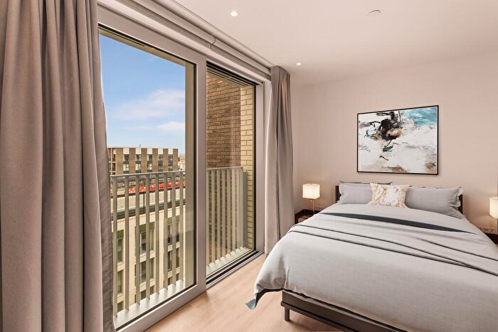 Studio To Rent In Nine Elms Lane, London, SW11