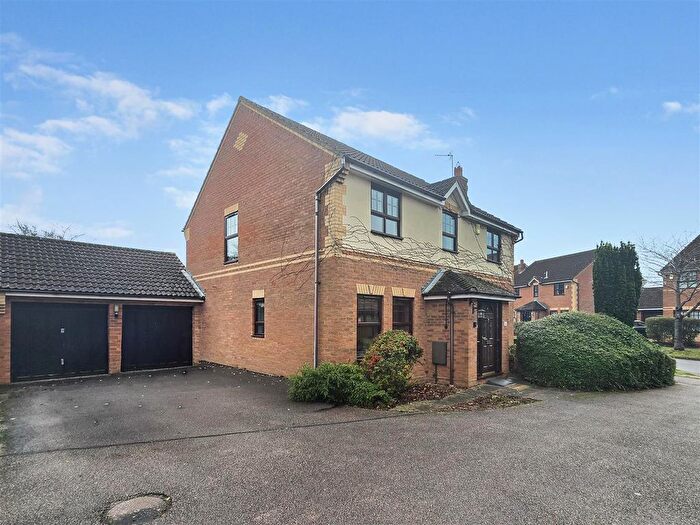 4 Bedroom Detached House For Sale In Boyce Crescent, Old Farm Park, Milton Keynes, MK7