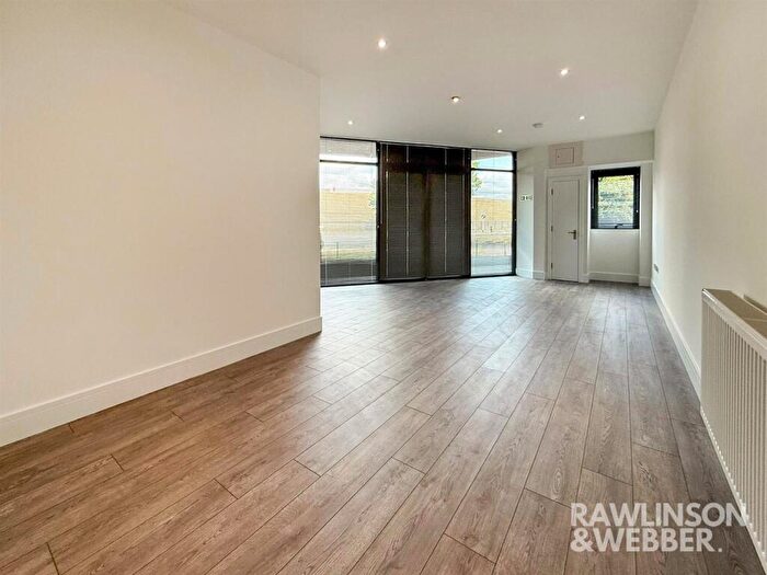 Studio To Rent In Molesey Road, West Molesey, KT8