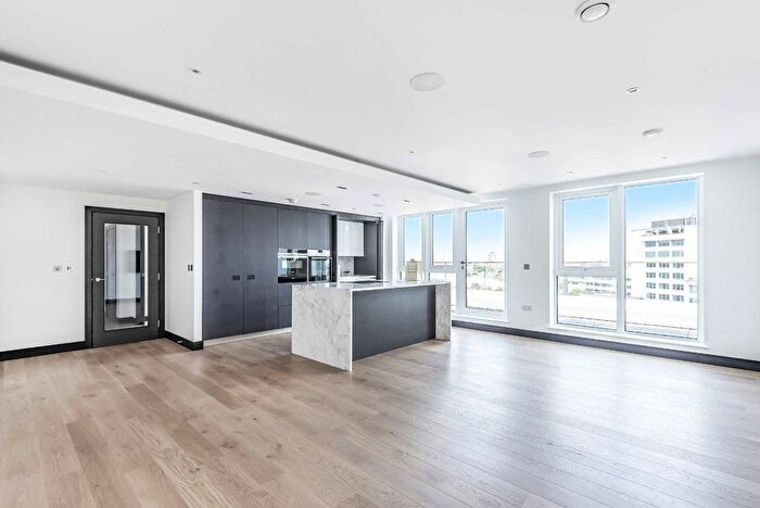 3 Bedroom Flat To Rent In Beadon Road, Hammersmith, W6