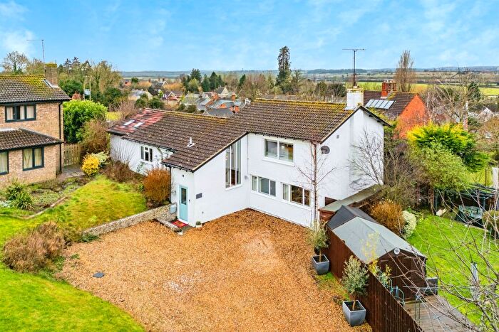 4 Bedroom Detached House For Sale In Spinney Rise, Denford, Kettering, NN14