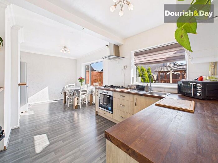 3 Bedroom Semi-Detached House For Sale In Spenser Close, Stafford, ST17