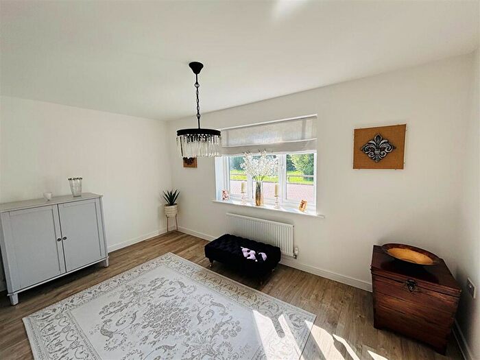 4 Bedroom Detached House For Sale In Telford Drive, Melksham, SN12