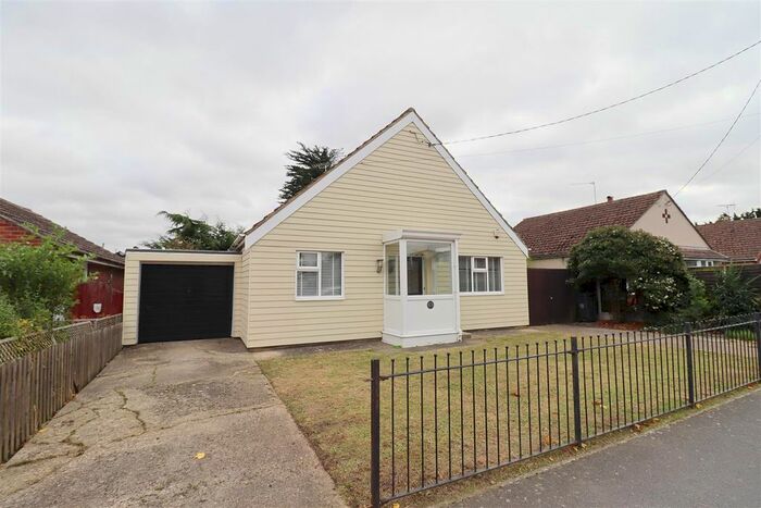 4 Bedroom Detached Bungalow To Rent In Park Drive, Braintree, CM7