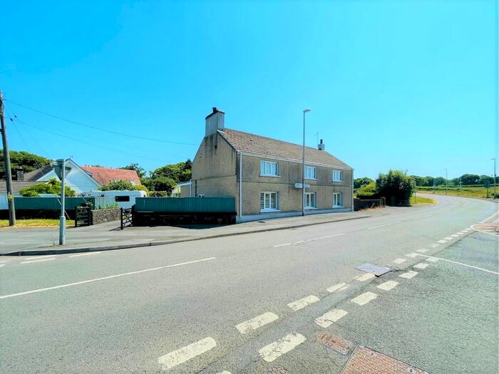4 Bedroom Detached House For Sale In Five Roads, Llanelli, SA15