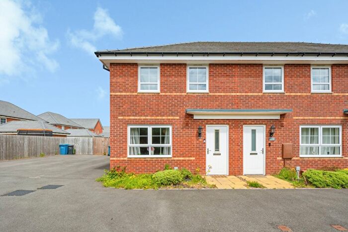 3 Bedroom End Terrace House For Sale In Austen Drive, Tamworth, Staffordshire, B78