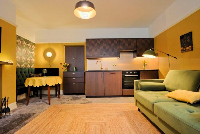 2 Bedroom Property To Rent In Caledonia Place, Bristol, BS8