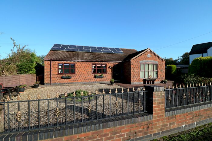 3 Bedroom Bungalow For Sale In Pasture Lane, Amcotts, Scunthorpe, DN17