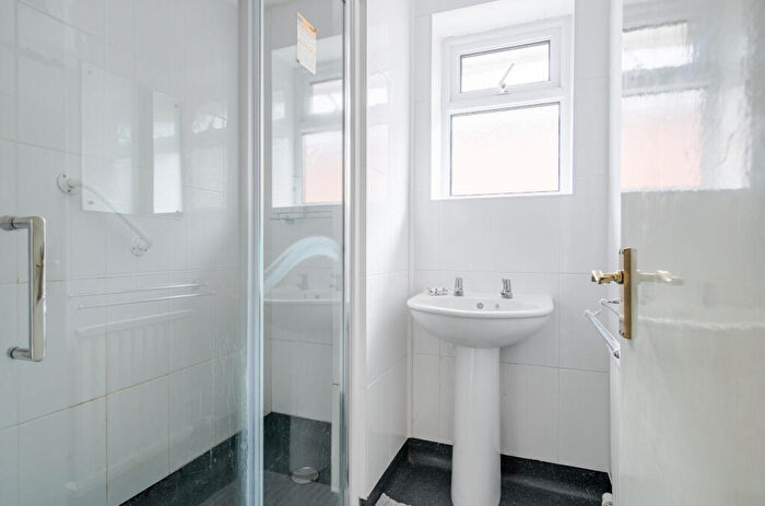 2 Bedroom Detached Bungalow For Sale In Wylye Road, Warminster, BA12
