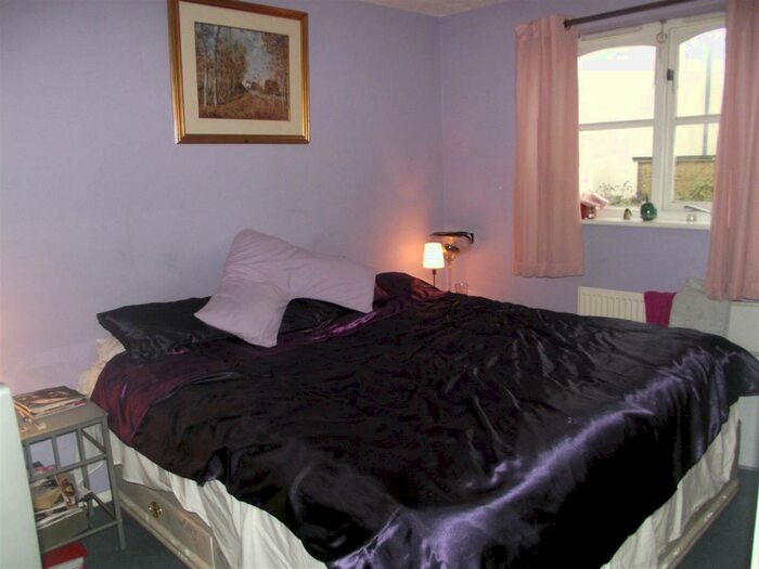 Studio To Rent In *Double Room*Harlinger Street, Woolwich, SE18