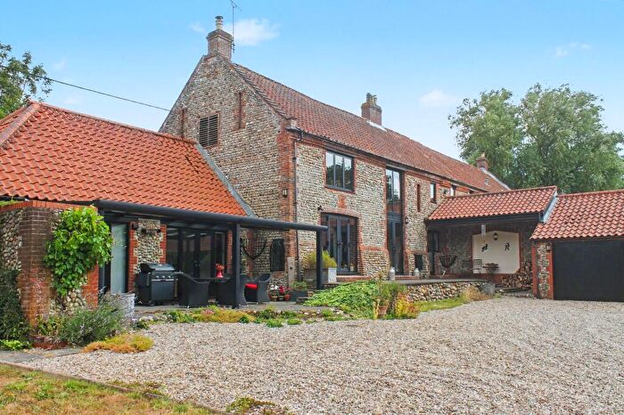 4 Bedroom Barn Conversion For Sale In A Characterful Country Home In Hempstead, NR25
