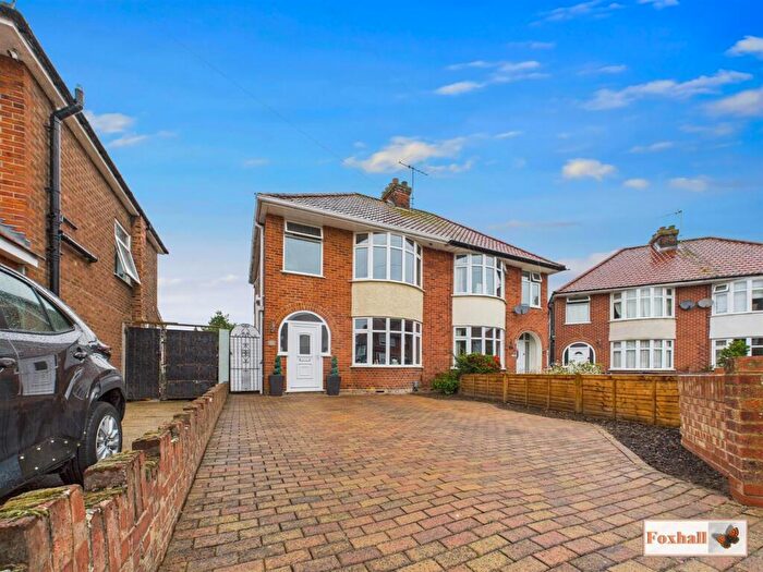 3 Bedroom Semi-Detached House For Sale In Roy Avenue, Ipswich, IP3