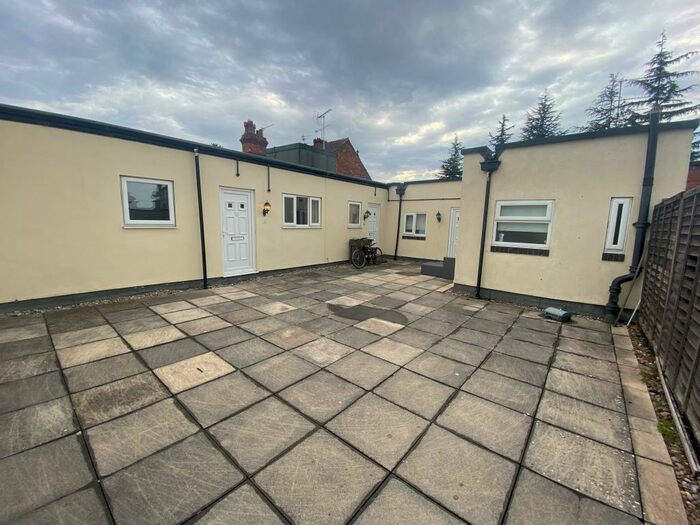 1 Bedroom Apartment To Rent In Alcester Road, Studley, B80