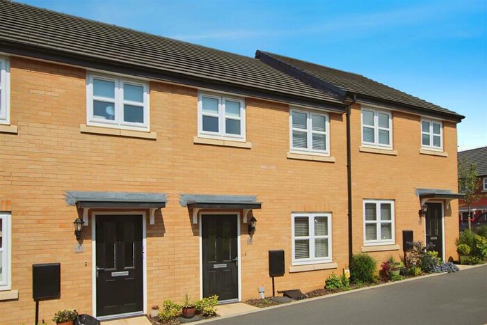 3 Bedroom Terraced House To Rent In Blackcurrant Grove, Rushden, Northants, NN10