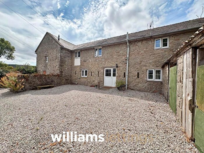 4 Bedroom Semi-Detached House To Rent In Plasse Farm, Rhyl, LL18