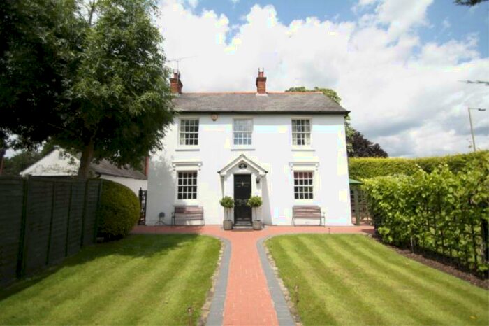 4 Bedroom Semi-Detached House To Rent In Horsell, GU21