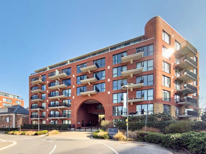 2 Bedroom Flat To Rent In Thunderer Walk London, SE18