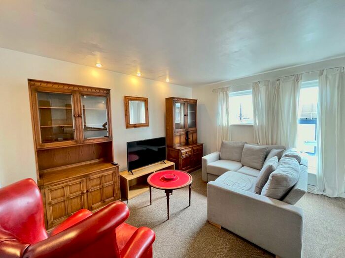 2 Bedroom Apartment To Rent In Stretford Road, Manchester, M15