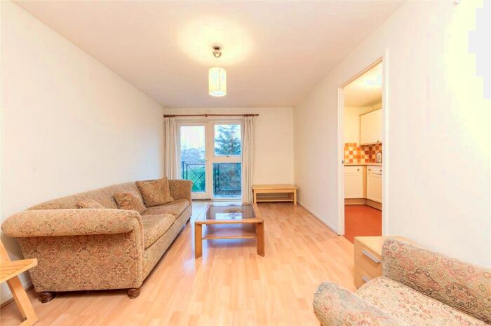 2 Bedroom Flat To Rent In Taeping Street, Millwall, E14