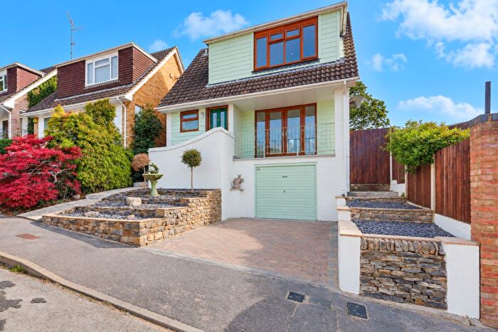 3 Bedroom Detached House For Sale In Tippersfield, Benfleet, SS7