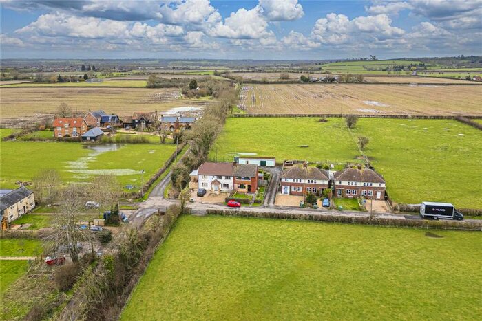 3 Bedroom Semi-Detached House For Sale In Chapel Lane, Northall, Buckinghamshire, LU6