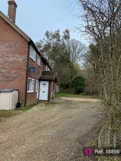 1 Bedroom Maisonette To Rent In Love Lane, Newbury, RG14