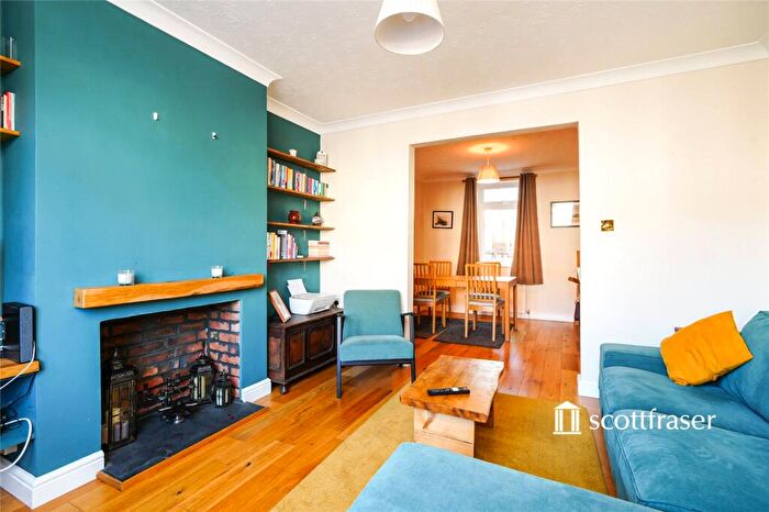 2 Bedroom Terraced House To Rent In New High Street, Headington, Oxford, OX3