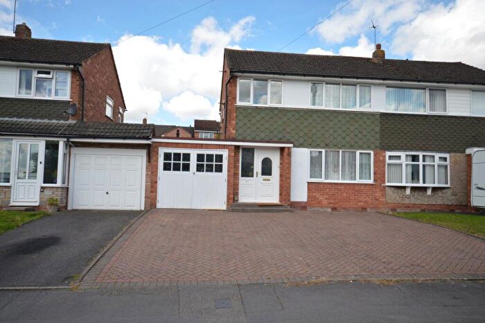 3 Bedroom Semi Detached House To Rent In Madeley Road, Kingswinford, DY6