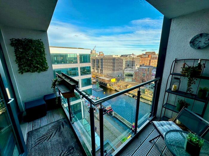 2 Bedroom Flat To Rent In La Salle, Chadwick Street, Hunslet, Leeds, LS10