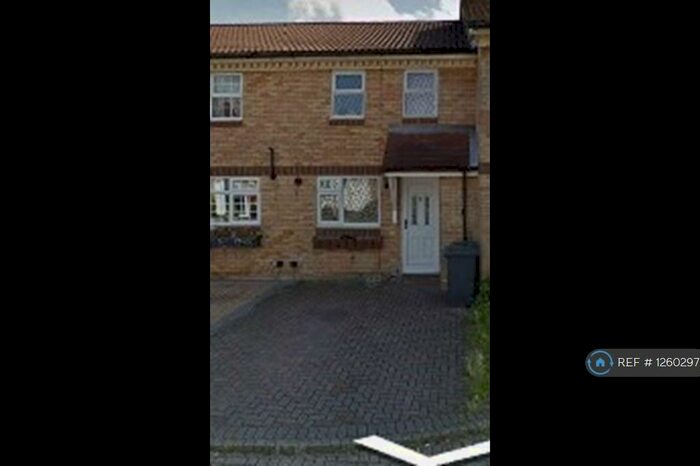 3 Bedroom Terraced House To Rent In Berrow Close, Luton, LU2