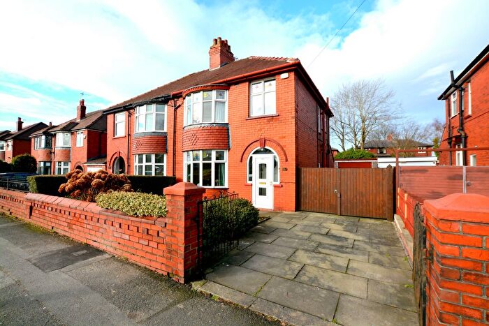 3 Bedroom Semi-Detached House For Sale In Cheetham Hill Road, Dukinfield, SK16