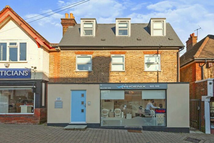 1 Bedroom Flat To Rent In Queens Road, IG9