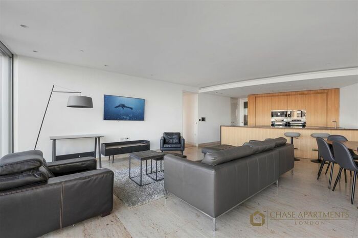 3 Bedroom Flat To Rent In The Tower, St George's Wharf, Vauxhall, SW8