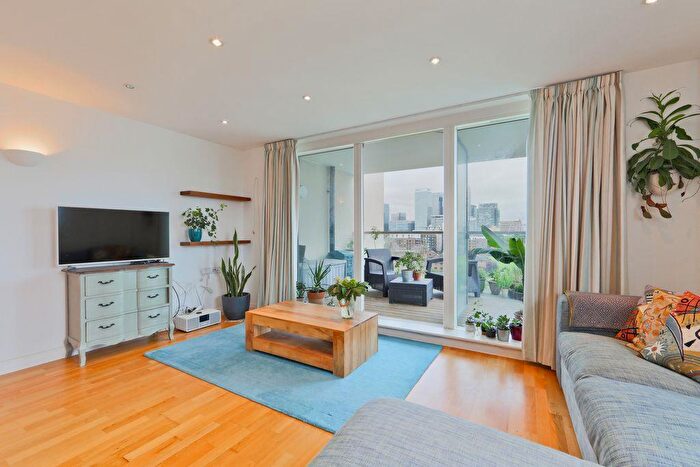 2 Bedroom Flat For Sale In Ursula Gould Way, Tower Hamlets, E14