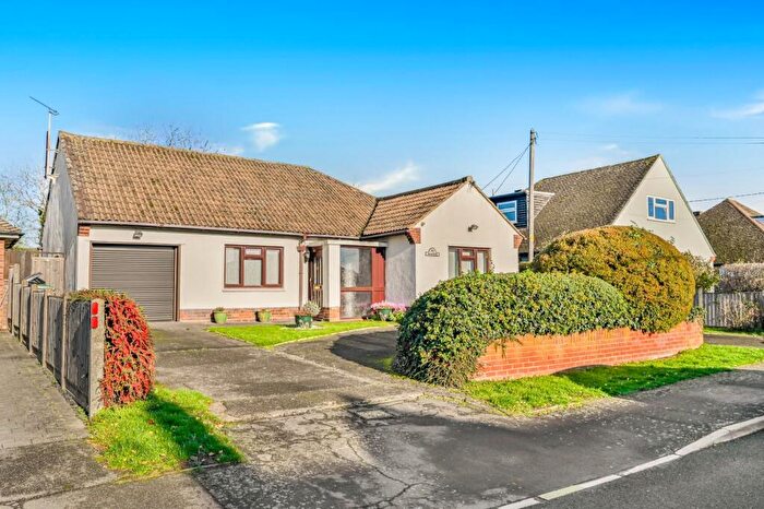 2 Bedroom Detached Bungalow For Sale In High Fields, Dunmow, CM6
