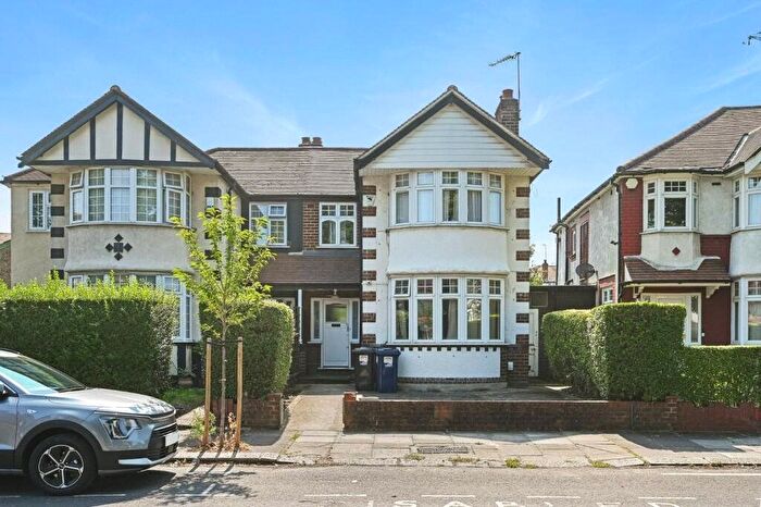 3 Bedroom Semi Detached House To Rent In Cleveley Crescent, Ealing, W5