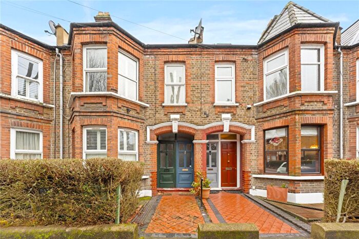 2 Bedroom Flat For Sale In Edward Road, Walthamstow, London, E17