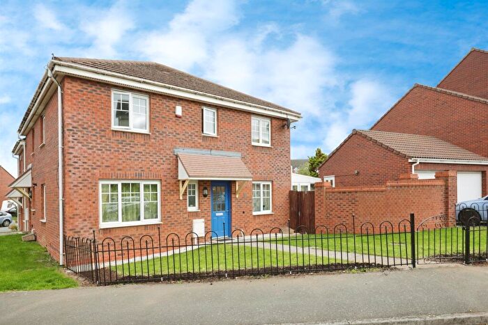 3 Bedroom End Of Terrace House For Sale In Follager Road, Rugby, CV21