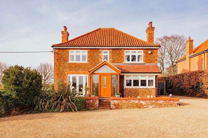 4 Bedroom Detached House For Sale In Large Detached Family Home In Dersingham, PE31