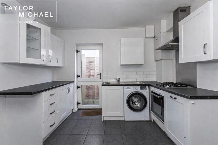 6 Bedroom Semi-Detached House To Rent In Newick Road, Brighton, BN1