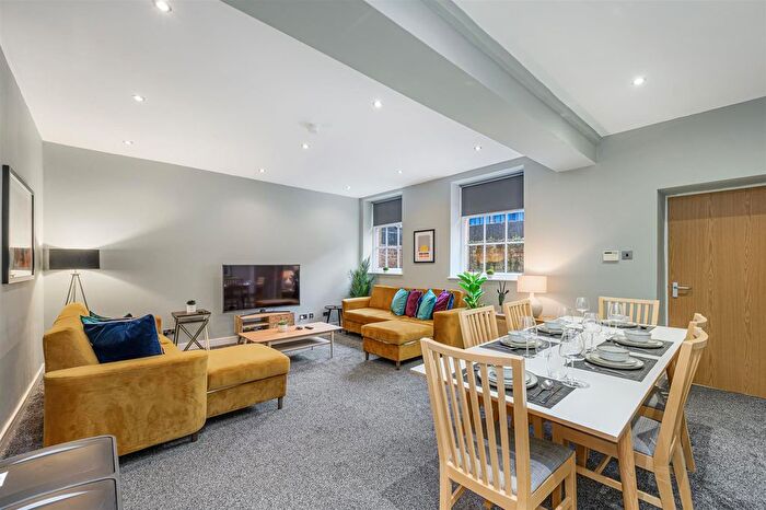 3 Bedroom Flat To Rent In Canning Street, Liverpool, L8