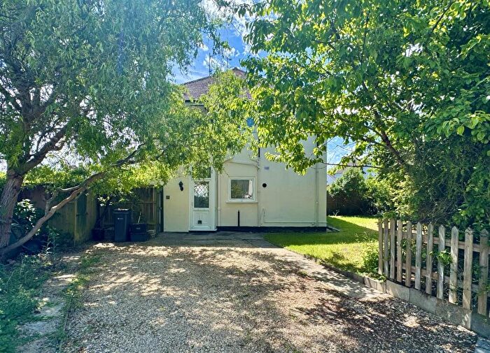 2 Bedroom Maisonette For Sale In Cirencester, GL7