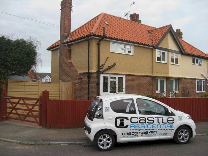 3 Bedroom Semi-Detached House To Rent In Lyndhurst Road, Broadwater, Worthing, BN11