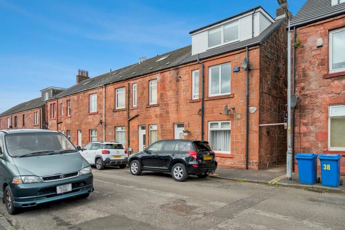 3 Bedroom Maisonette To Rent In Union Street, Bonhill, Alexandria, G83