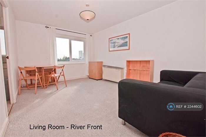 1 Bedroom Flat To Rent In Ferguson Close, London, E14