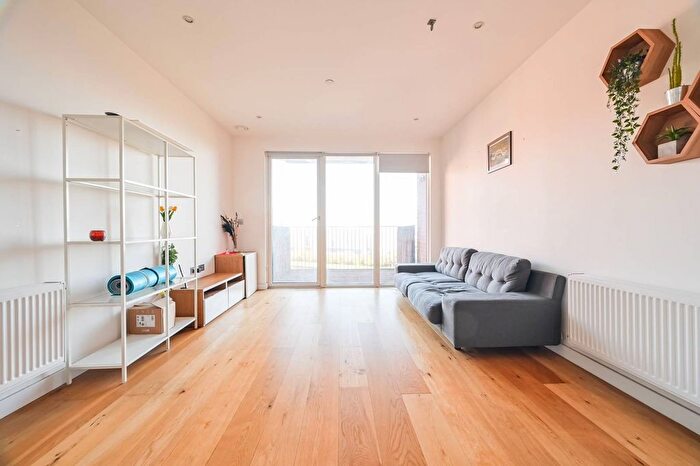 2 Bedroom Flat For Sale In Navigation Road, Tower Hamlets, London, E3