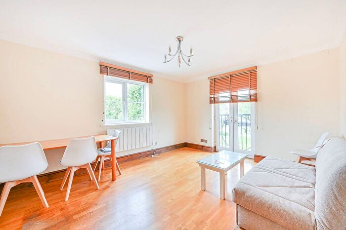 2 Bedroom Flat To Rent In Pelham Place, Ealing, London, W13