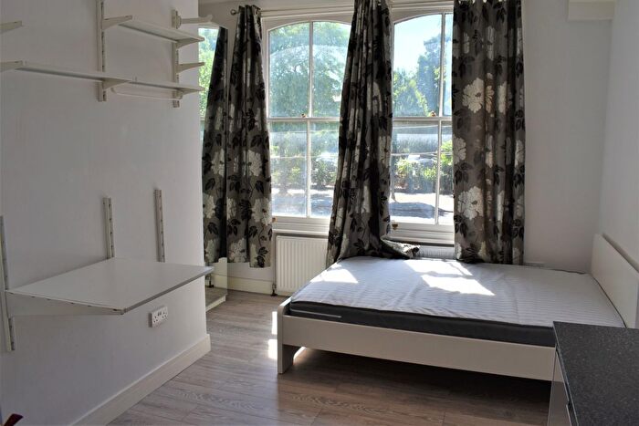 Studio To Rent In Whitechapel Road, London, E1