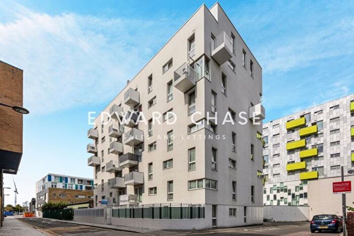 2 Bedroom Flat To Rent In Axe Street, Barking, IG11